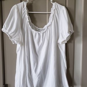 Cato beautiful feminine white top! Great condition